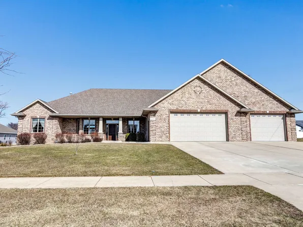 334 Whispering Creek Ct, Green Bay, WI 54303