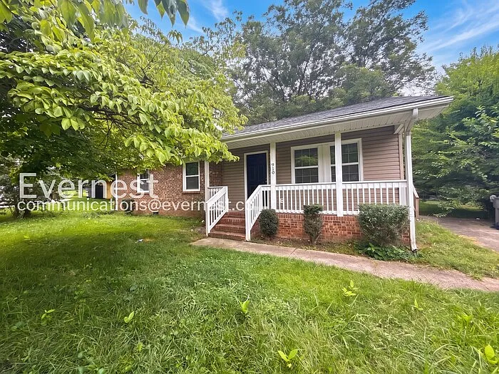 910 Canton Pl — Photo 2