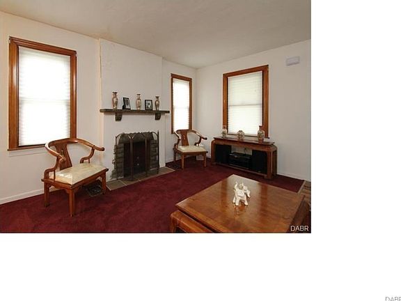 3rd image of 2720 Oakridge Dr