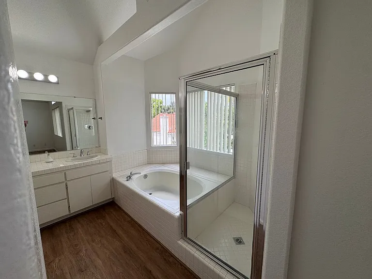 1423 Portofino Dr — Photo 30