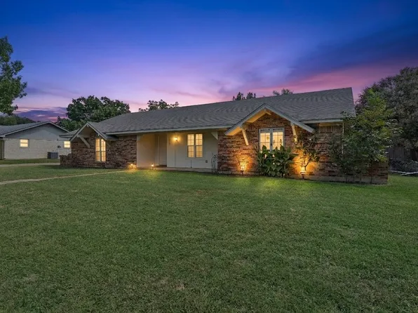 309 Crescent Dr, Hewitt, TX 76643