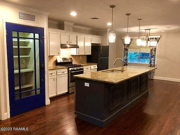 3rd image of 341 Orangewood Dr