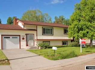 2112 Yellowstone Ave, Worland, WY 82401