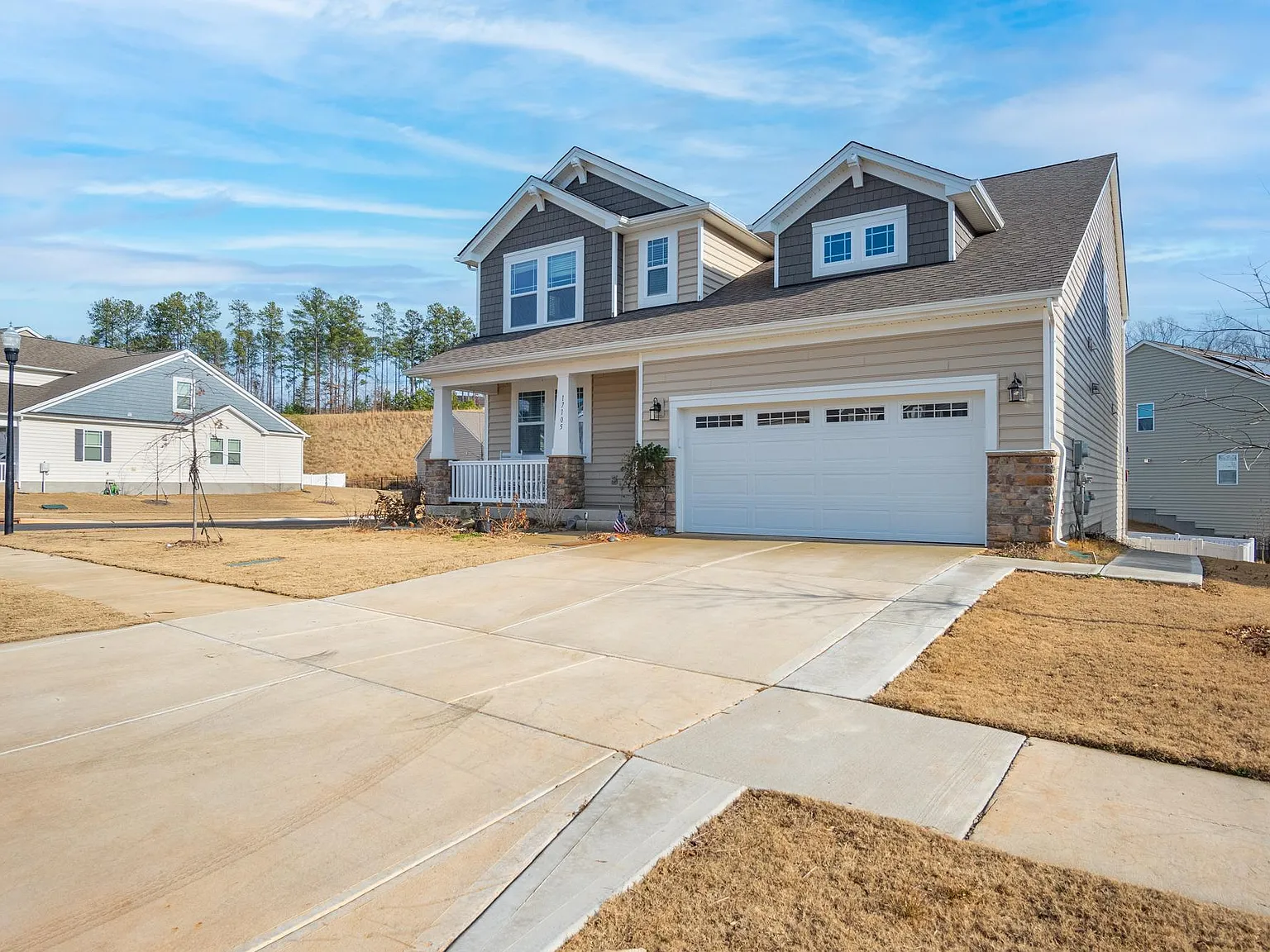 5 bed, 4.5 bath, 3944 sqft, $3,600 — Photo 3