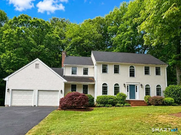 11 Dunne Wood Court, Farmington, CT 06085