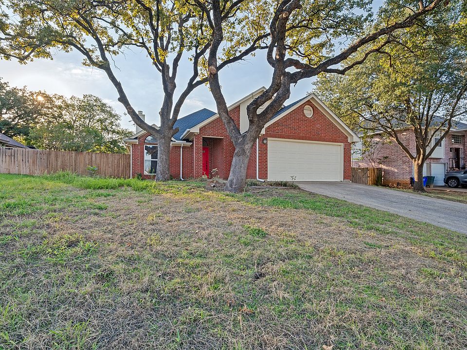 1st image of 605 Reeves Ln