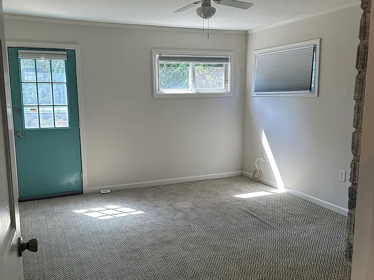 2178 Rugby Ave #A UPSTAIRS — Photo 5
