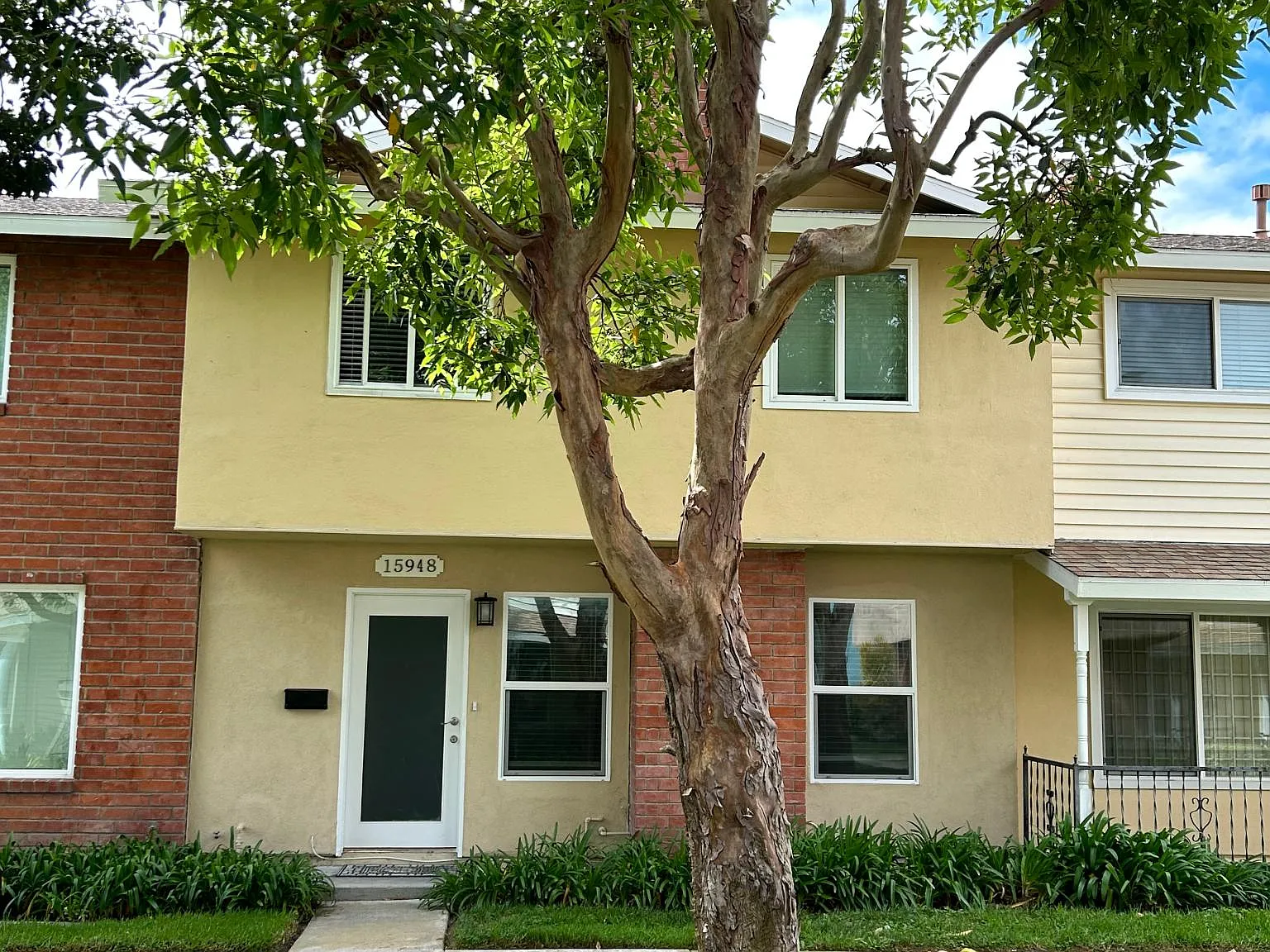 Sterling Ct, Fountain Valley — Photo 2