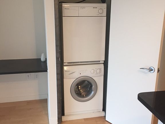 5th image of 66 Main St APT 823