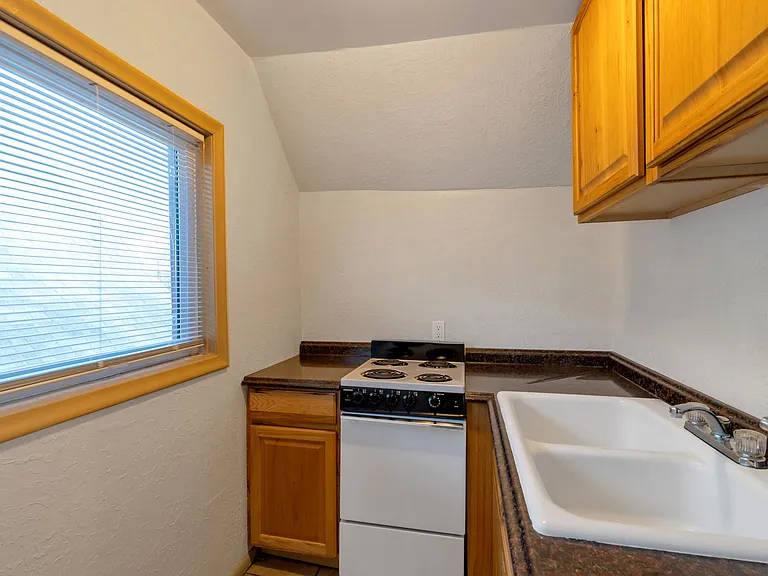 2530 S Gramercy Ave — Photo 2