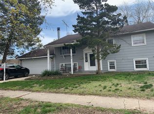 10 Arapaho Dr, Thornton, IL 60476