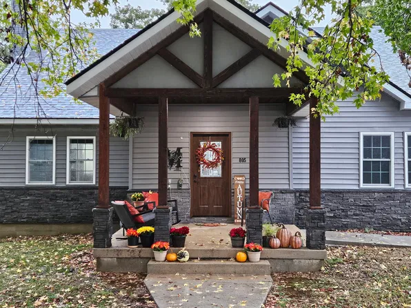 805 N 1st St, Steelville, MO 65565