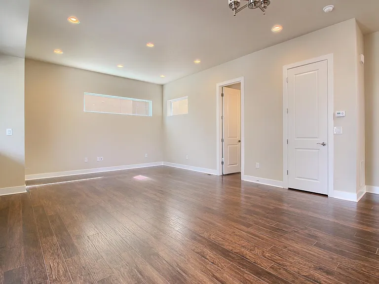 1641 King St — Photo 7
