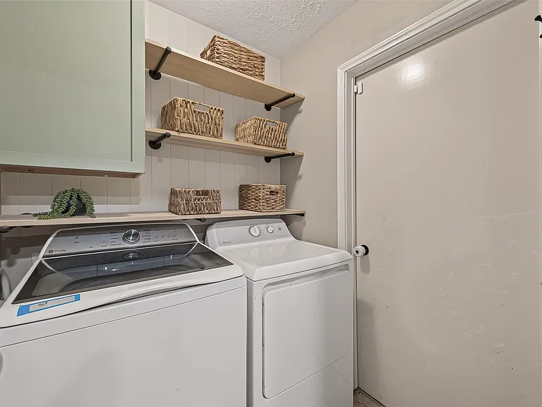 22939 Indian Ridge Dr — Photo 18