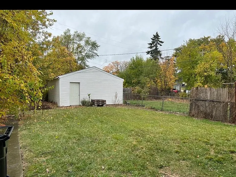 6753 Longacre St — Photo 3