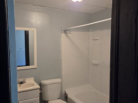 2nd image of 17 Holland St #2