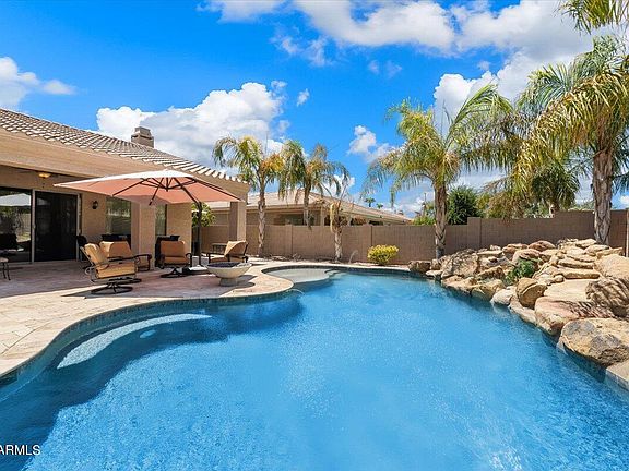2nd image of 1342 E CANARY Drive