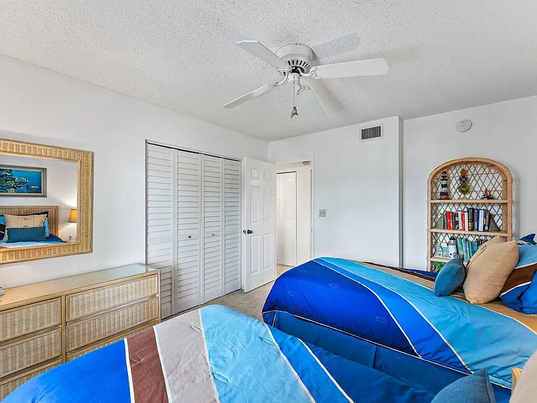 Palm Ave — Photo 31