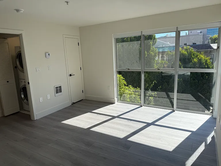 300 Linden St #1 — Photo 23