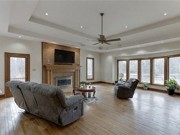 5th image of 525 Cooper Rd