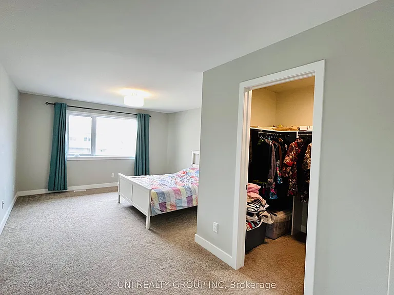 70 Stanhope Ct — Photo 20