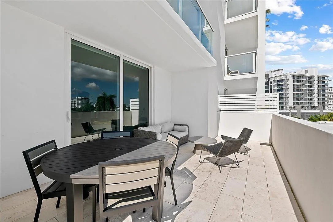1 bed, 1.0 bath, 800 sqft, $4,500 — Photo 3