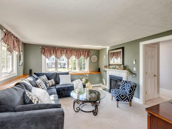 71 Maxwell Dr, Southington, CT 06489