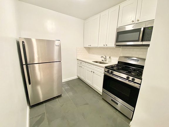 3rd image of 200 E 17th St #4CC