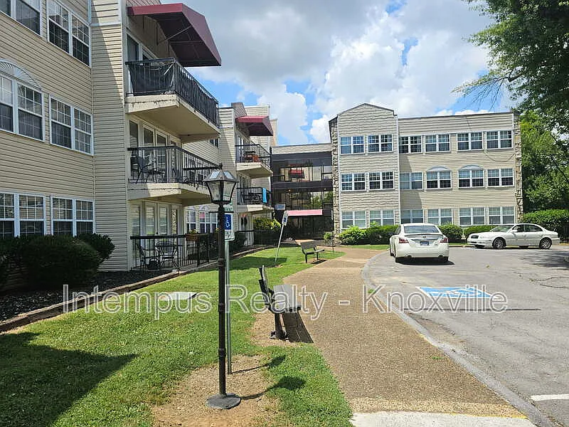 2 bed, 2.0 bath, 1075 sqft, $1,400 — Photo 3