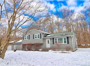 39 Ryegate Ter, Monroe, CT 06468