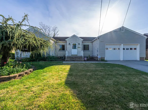 109 Russell St, Woodbridge, NJ 07095