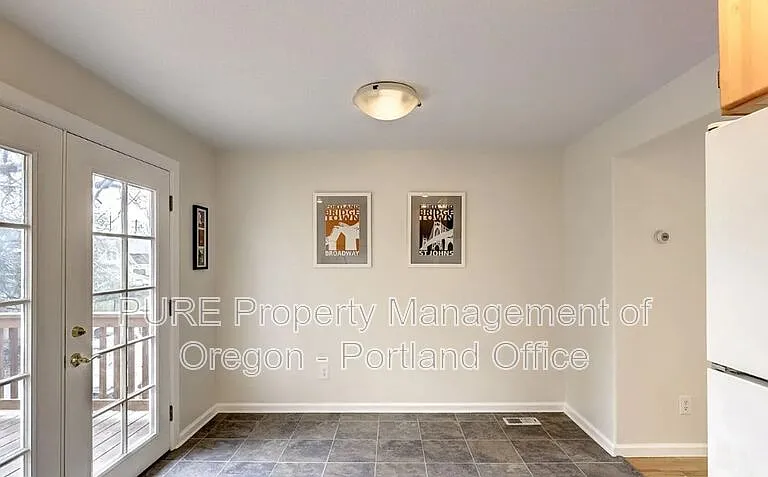 310 NE Morris St — Photo 13