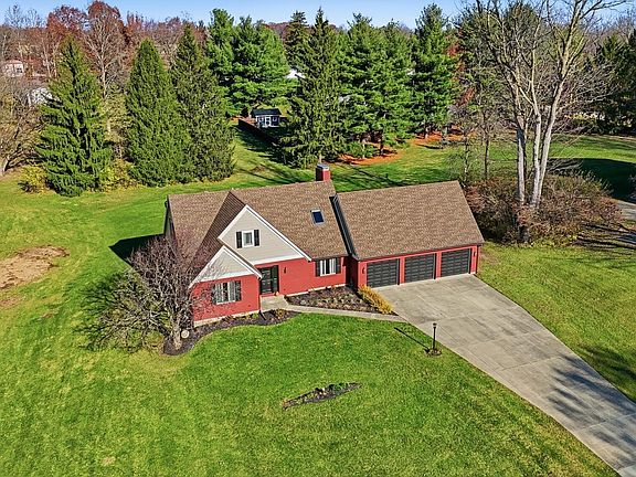 3rd image of 624 Aberfelda Dr