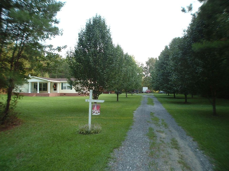 2nd image of 704 Feathers Ln