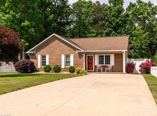 1290 Pyrtle Dr, Graham, NC 27253