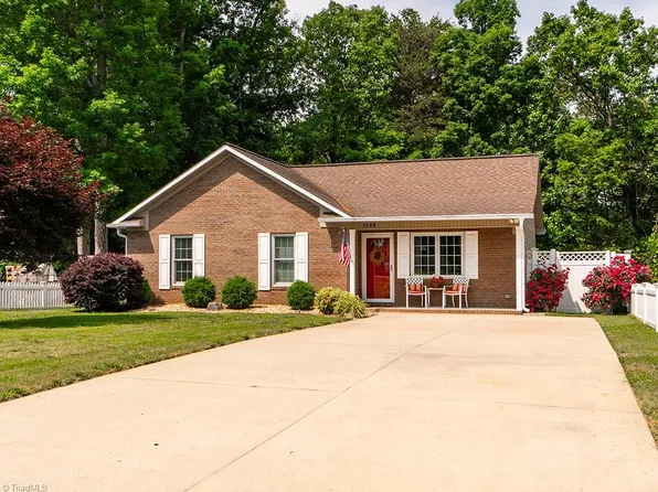 1290 Pyrtle Dr, Graham, NC 27253