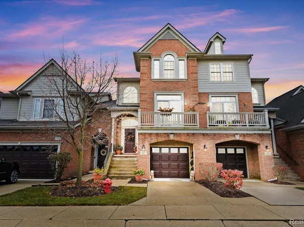 37677 Newburgh Park Cir, Livonia, MI 48152