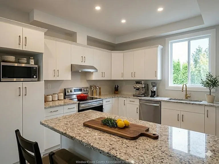 521 Campbell Ave — Photo 4