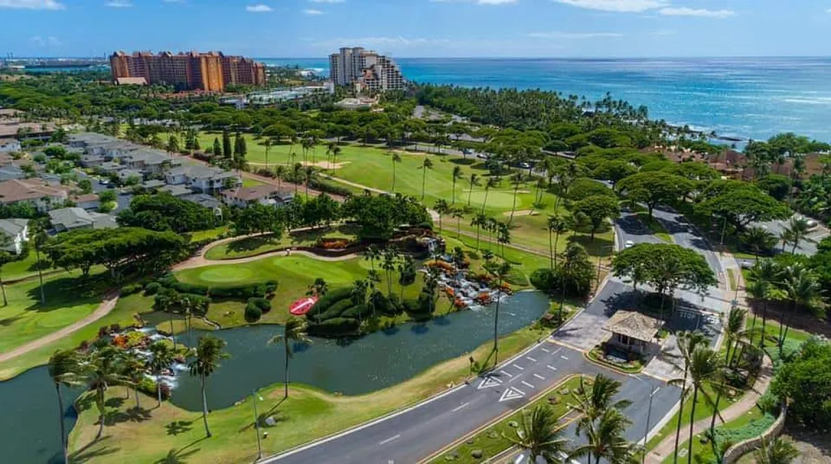 Ko Olina Resort Entry and Golf course.
Always warmly greeted by the Aloha Team upon arrival! - 92-1492 Aliinui Dr