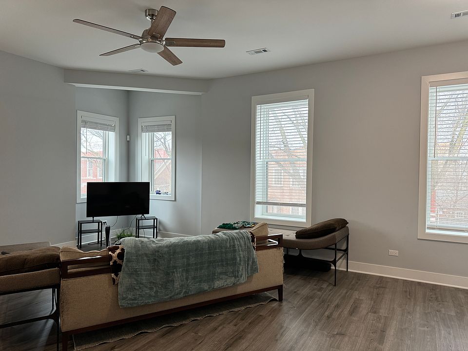 1st image of 2334 S Hoyne Ave Unit 2