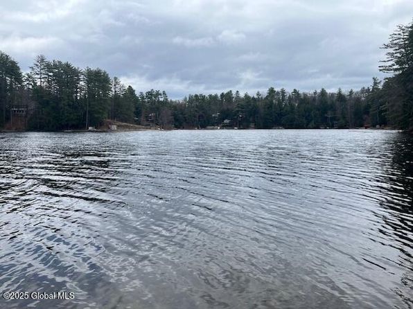 15-17 Pine Road, Lake Luzerne, NY 12846