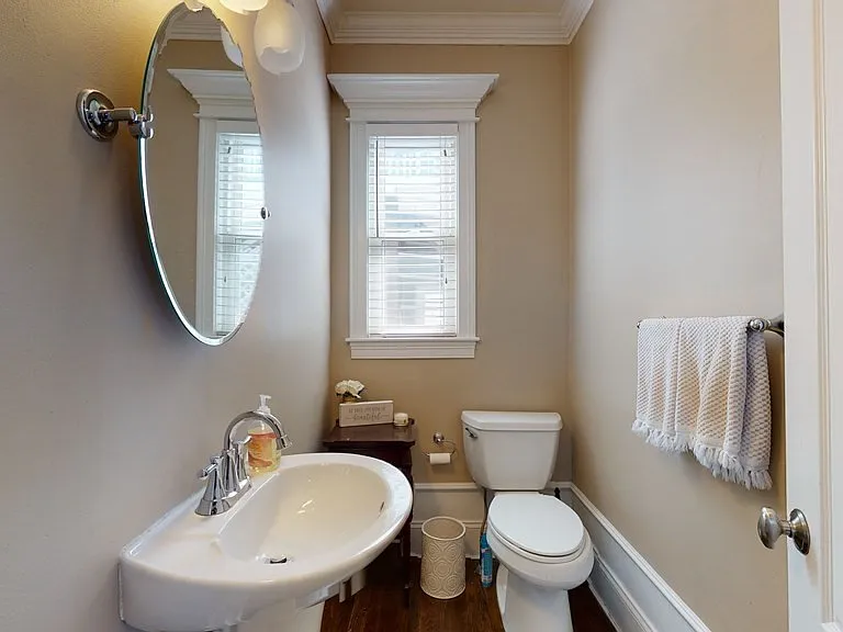 539 E 7th St #3 — Photo 14