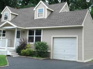 25 Bridle Path, Albany, NY 12205