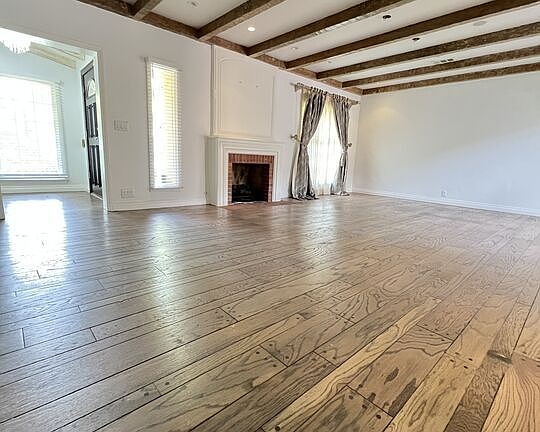 5th image of 512 N Maple Dr
