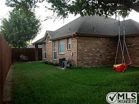 5th image of 1002 Harwood Ct