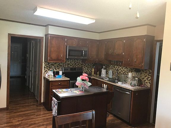 4th image of 3838 Woodlake Dr