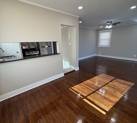 3rd image of 14536 Woodlawn Ave