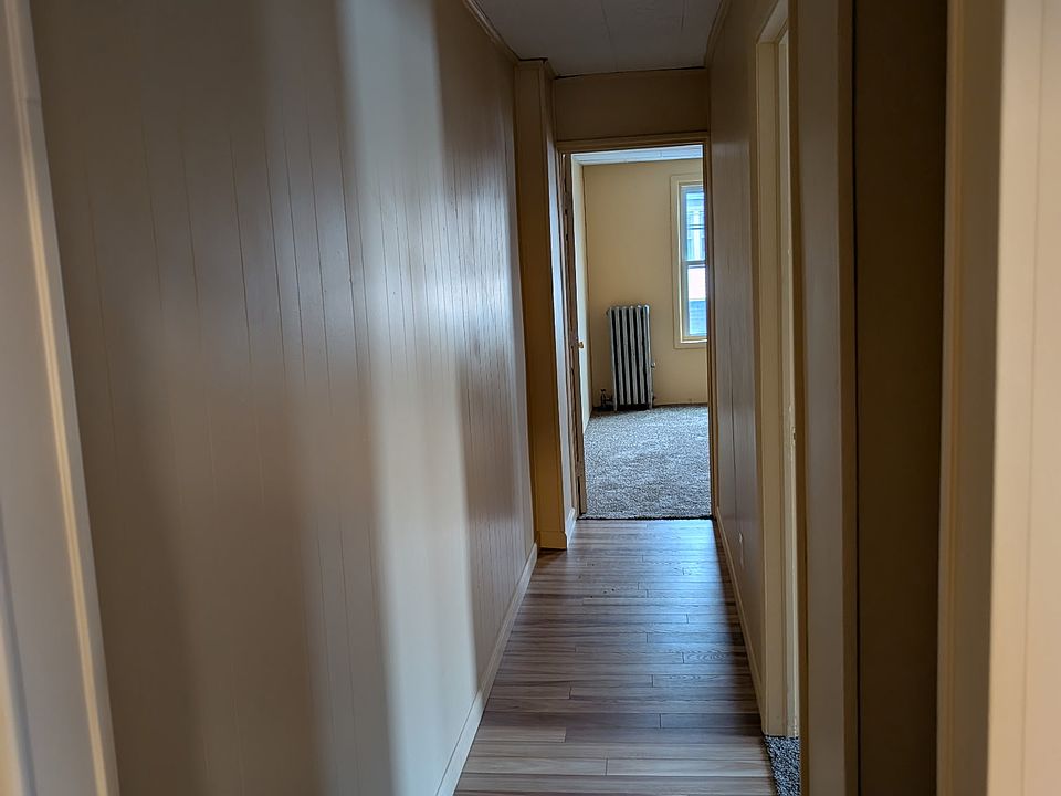 2nd image of 606 Fellows Ave