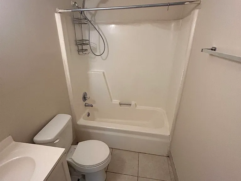 124 Michael Ave #B — Photo 8