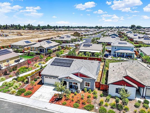 5th image of 635 Songbird Way